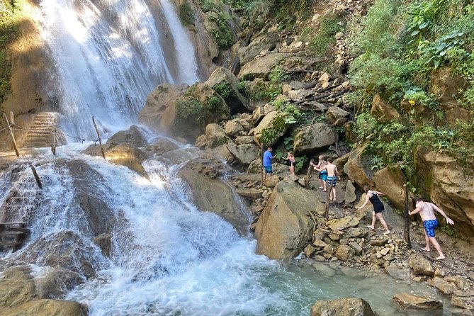 Waterfall Experience - Guides and Customer Experiences