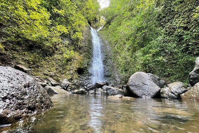 Waterfall Hike in Hawaii - Hike and Waterfall