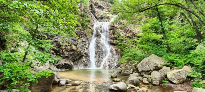 Waterfall Tour in E-Bike With Aperitif - Group Size and Languages
