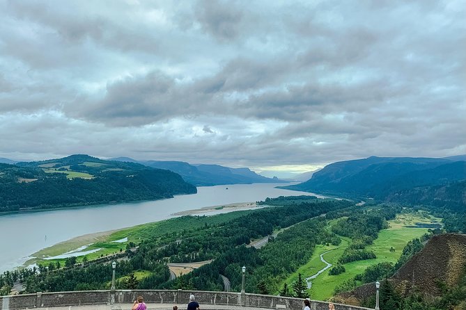 Waterfalls, Mt Hood, and Wine Tour (Tasting Fees Included) - Packer Orchards & Bakery