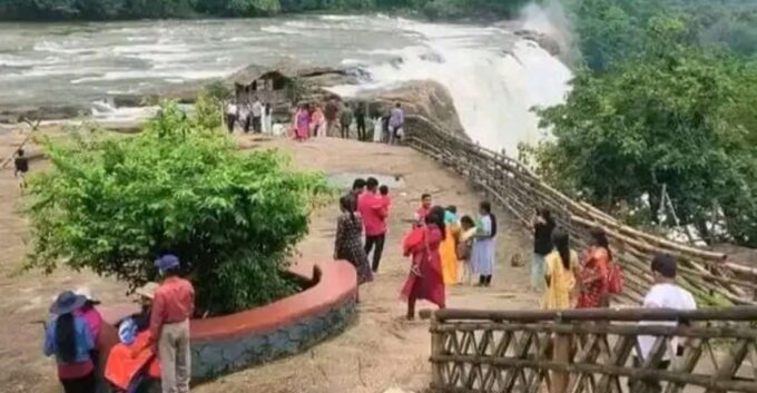 Waterfalls of Athirapply or Areekal Tour: Niagra of S. India - Accessibility and Drop-off Points