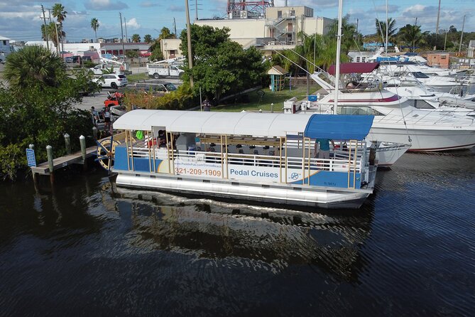 Waterfront Happy Hour Bar Crawl - Paddle Pub Experience and Party Host