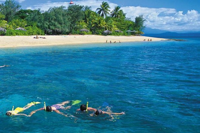 Wavedancer Low Isles Great Barrier Reef Sailing Cruise - Vessel Capacity and Island