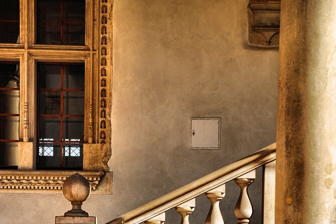 Wawel Castle and Cathedral Guided Walking Tour in Kraków - Cancellation Policy