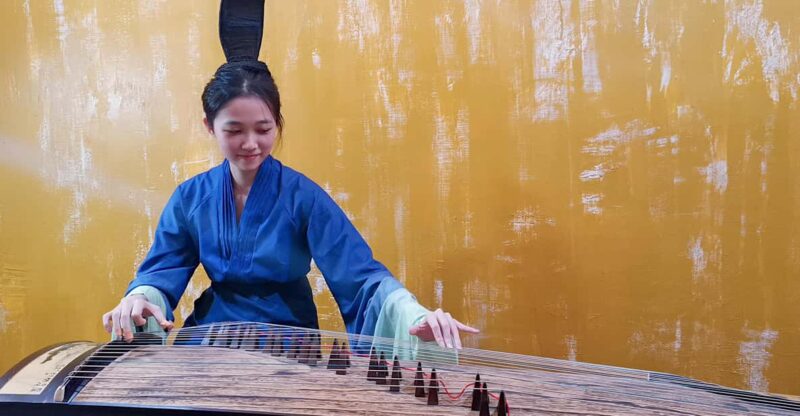 Wear Hanfu and Play Guzheng - Key Points