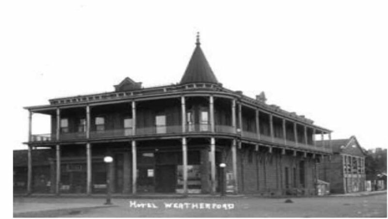 Weatherford Hotel Ghost Tour: A Paranormal Investigation - What to Expect During the Tour