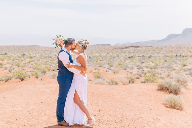 Wedding in French at Valley of Fire - All-Inclusive VIP Wedding Package