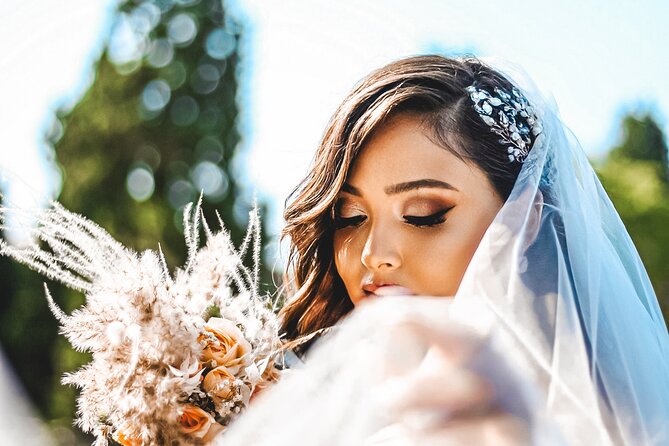 Wedding Photo Tour With Private Photographer - Key Points