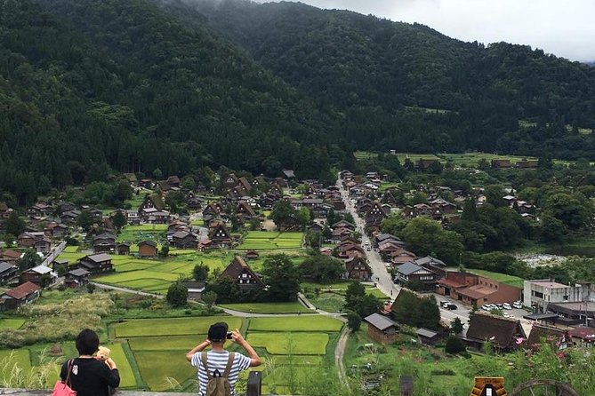 Weekend-Only World Heritage Shirakawago Day Bus Tour From Kanazawa Station - Key Points