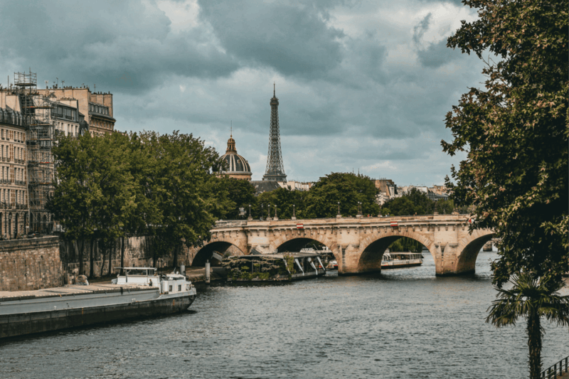Welcome to Paris: A Self-Guided Audio Tour in English - Experience Highlights