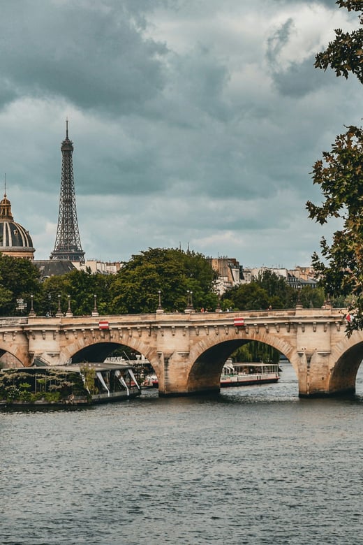 Welcome to Paris: A Self-Guided Audio Tour in English - Access and Requirements