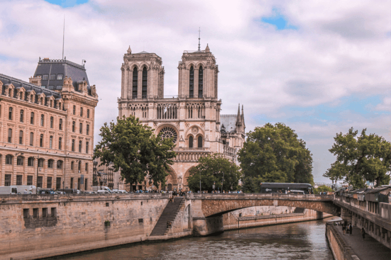 Welcome to Paris: A Self-Guided Audio Tour in English - Additional Information