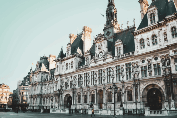 Welcome to Paris: A Self-Guided Audio Tour in English - Exploring Notre-Dame Cathedral