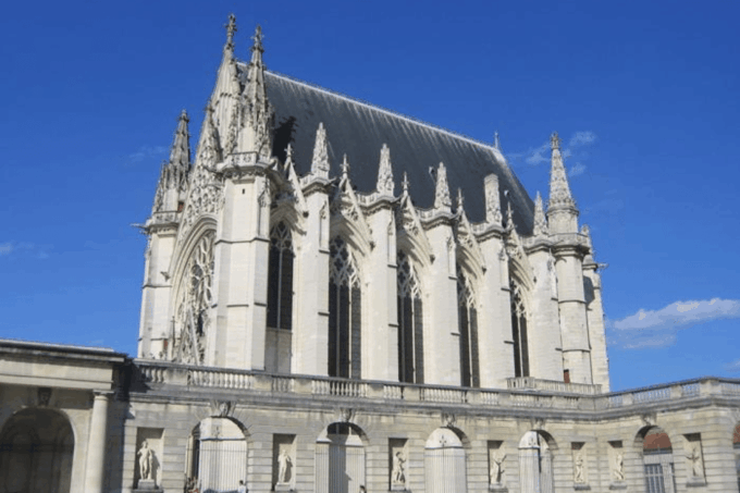 Welcome to Paris: A Self-Guided Audio Tour in English - Visiting the Louvre Palace