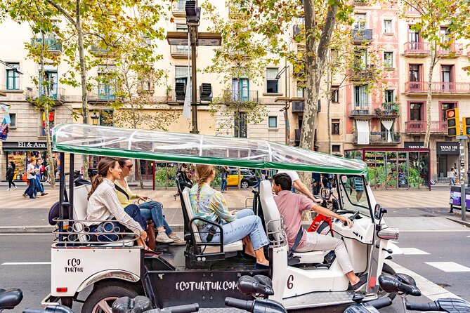 Welcome Tour to Paris by Private Eco Tuk Tuk - Key Points