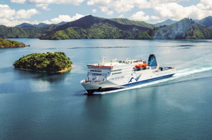 Wellington and Picton: Interislander Ferry - Premium Lounge Upgrade