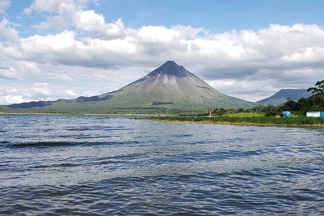 Wellness Park Retreat & Kayaking on Lake Arenal - Exploring the Peñas Blancas River