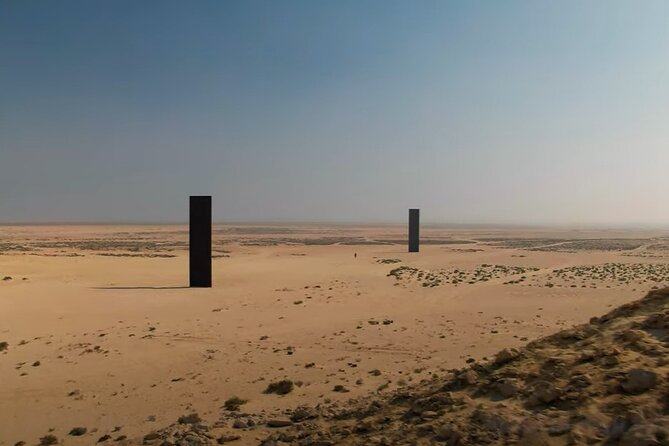 West Of Qatar, Mushroom Rocks, Camel Racing Track, Richard Serra - Key Features