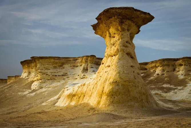 West Qatar Tour to Richard Sierra Sculpture, Umbrella Rocks - Key Points