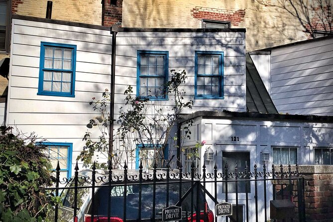 West Villages Flappers, Freaks & Punks: A Self-Guided Audio Tour - Discovering the West Village Gems