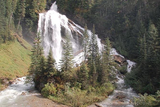 Western Trails - One Way Vancouver To Calgary Rockies Bus Tour - Transportation and Group Size