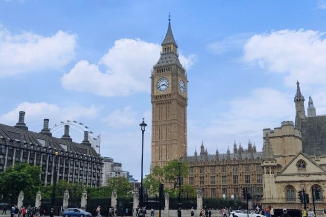 Westminster Abbey Tour for Kids With Sightseeing Walk in Westminster London - Navigating Accessibility Considerations
