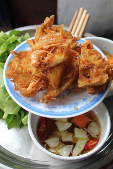 What to Eat in Hanoi: Food Tour With Local Guide - Traditional Vietnamese Dishes