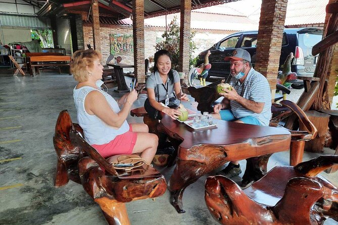 Wheelchair & Luxury Tour to Floating & Railway Markets - Floating Markets Experience