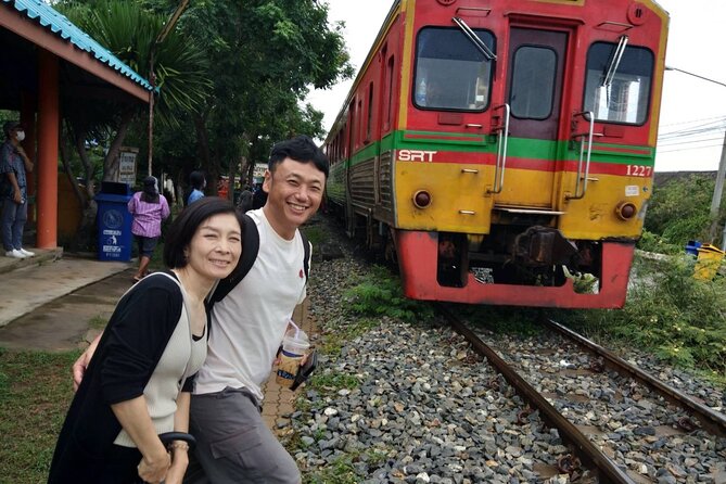 Wheelchair & Luxury Tour to Floating & Railway Markets - Railway Market Exploration