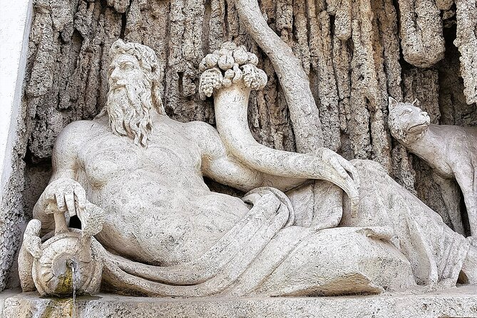 When in Rome Small Group Walking Tour - Engaging Expert Guides