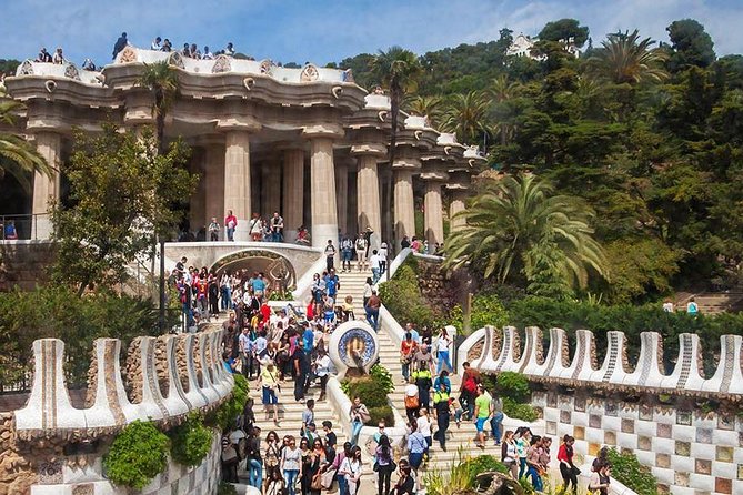 Whimsical Gaudi Tour + Park W/Modern Style Expert Guide - Tour Inclusions and Accessibility Considerations