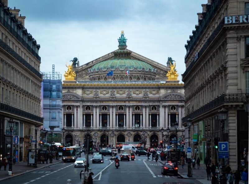 Whispers of Elegance: An Enchanting Parisian Evening - Taking in Parisian Culinary Delights