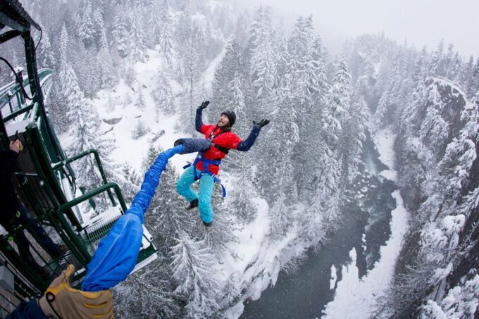 Whistler Extreme Private Tour Adventure - Whistlers Peak2Peak Gondola