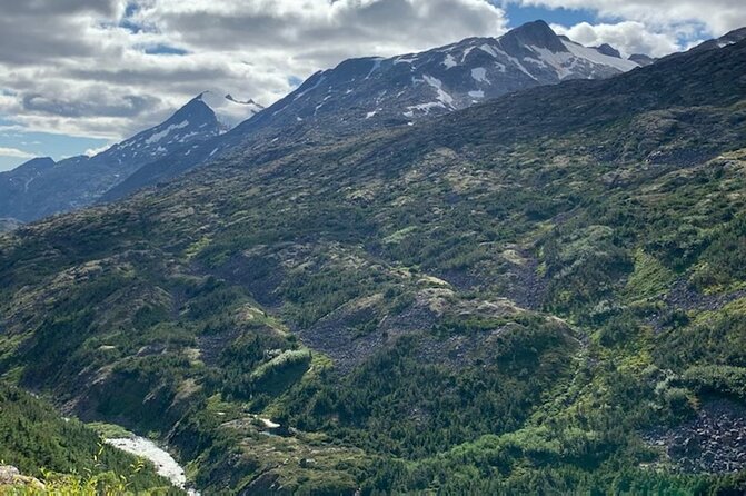 White Pass Deluxe Tour From Skagway - Visiting Gold Rush Cemetery
