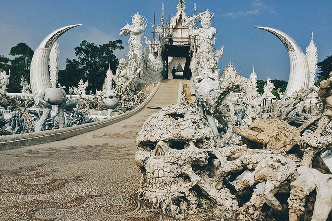 White Temple, Black House Museum and Hot Spring Tour From Chiang Mai (Sha Plus) - Accessibility and Participation