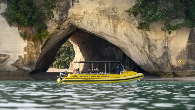 Whitianga: Cathedral Cove Highlights Boat Tour - Coastal Scenery