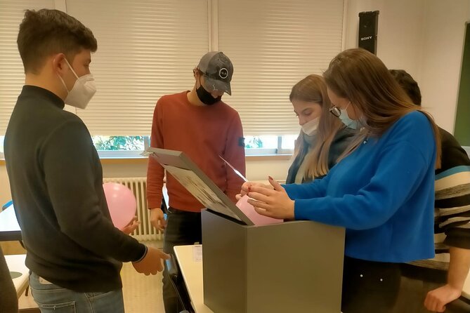 Who Is City, Urban Escape Room in Palma De Mallorca - Pricing and Cancellation Policy