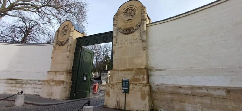 Who Killed Victor ? Escape Game at Père Lachaise Cemetery - Key Points