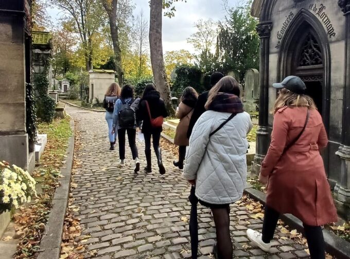 Who Killed Victor ? Escape Game at Père Lachaise Cemetery - Frequently Asked Questions