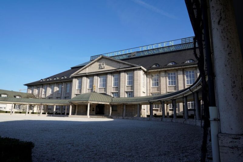 Wiesbaden: Sparkling Wine-Making Tour With 3-Glass Tasting - Impressive Marble Hall of Headquarters