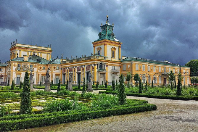 Wilanów Palace & Park Private Tour With Pick up and Drop off - Communication Importance