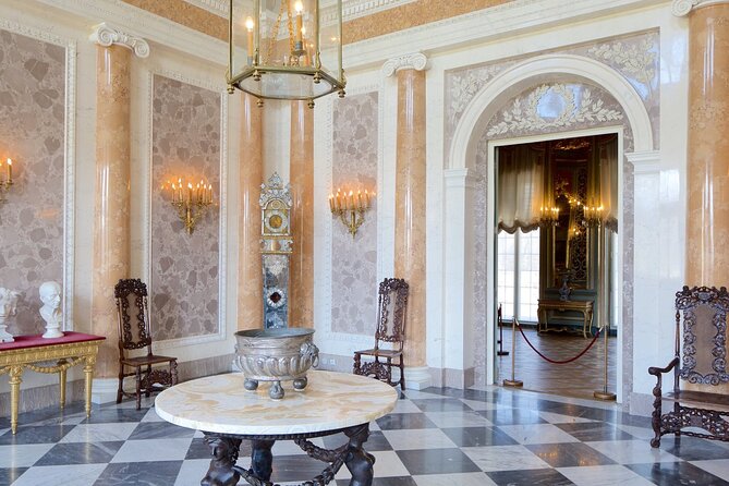 Wilanów Royal Palace + Polish Vodka Museum: SMALL GROUP /inc. Pick-up/ - Tour Overview