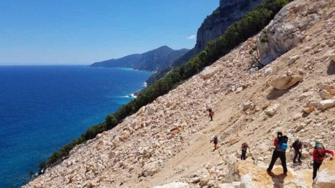 Wild Blue: 5-Days Trekking on the Original Trail - Immersive Nature Exploration
