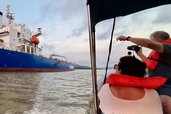 Wildlife Experience in the Panama Canal Along The Gatun Lake - Canoe Tour Experience