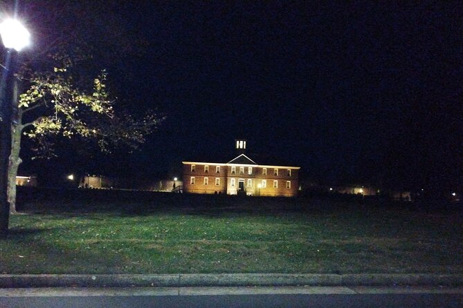 Williamsburg Ghosts, Witches and Pirates Tour - Haunted Landmarks