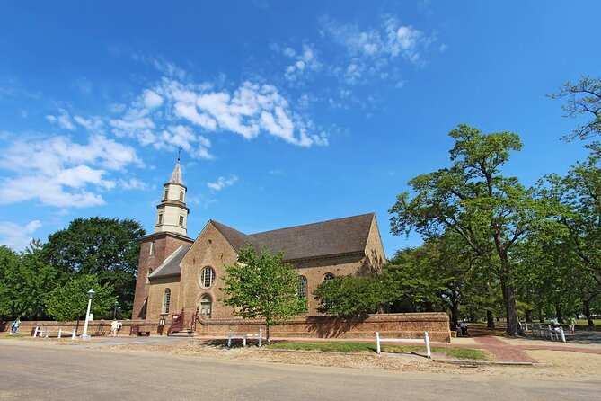 Williamsburg Whispers: A Ghostly Walk Through History - Key Points