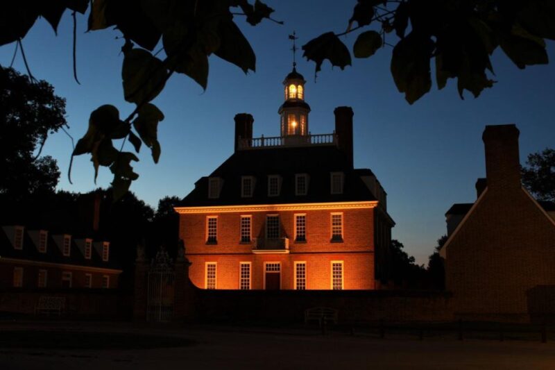 Williamsburg Whispers: A Ghostly Walk Through History - Key Points