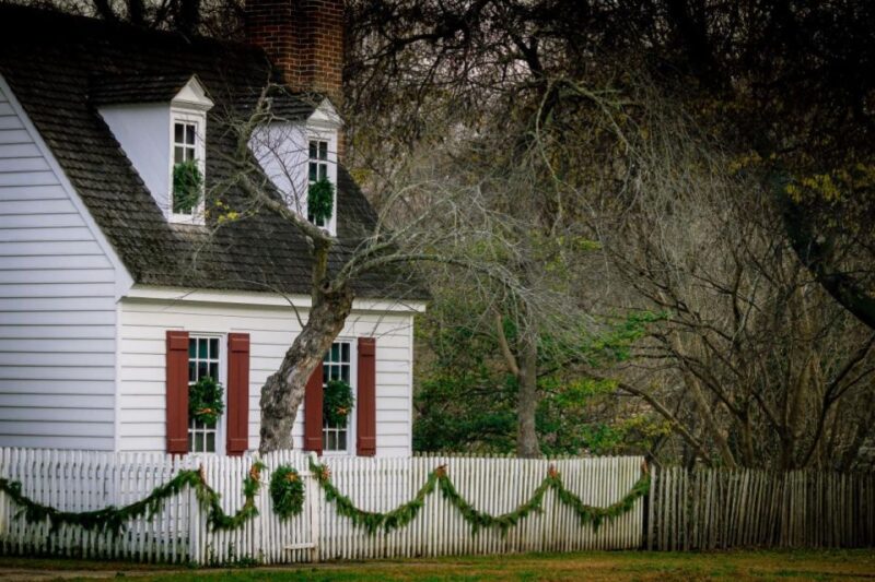 Williamsburg's Winter Wonderland: A Historic Holiday Stroll - Pricing and Reservations