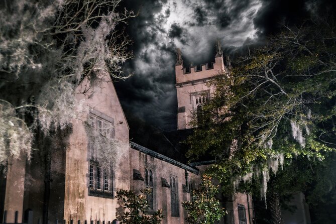 Wilmington Ghosts: Phantoms of Pirates and Patriots Tour - Navigating the Wilmington Ghost Tour