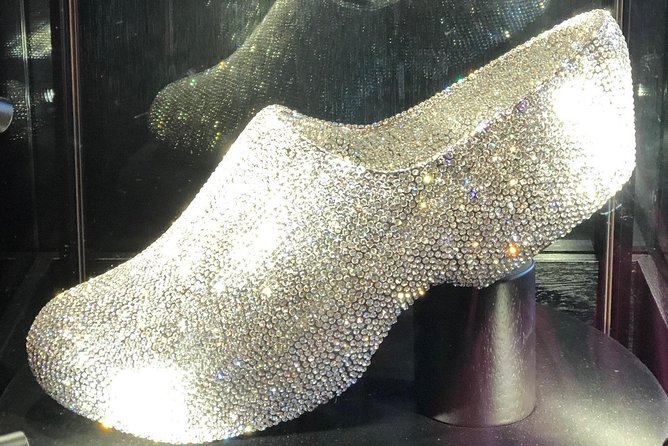 Windmill Village Zaanse Schans From Amsterdam Central Station - Visiting the Historic Windmills